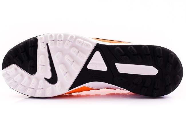BUTY NIKE CTR360 LIBRETTO III TF /525169 800 - obrazek 3