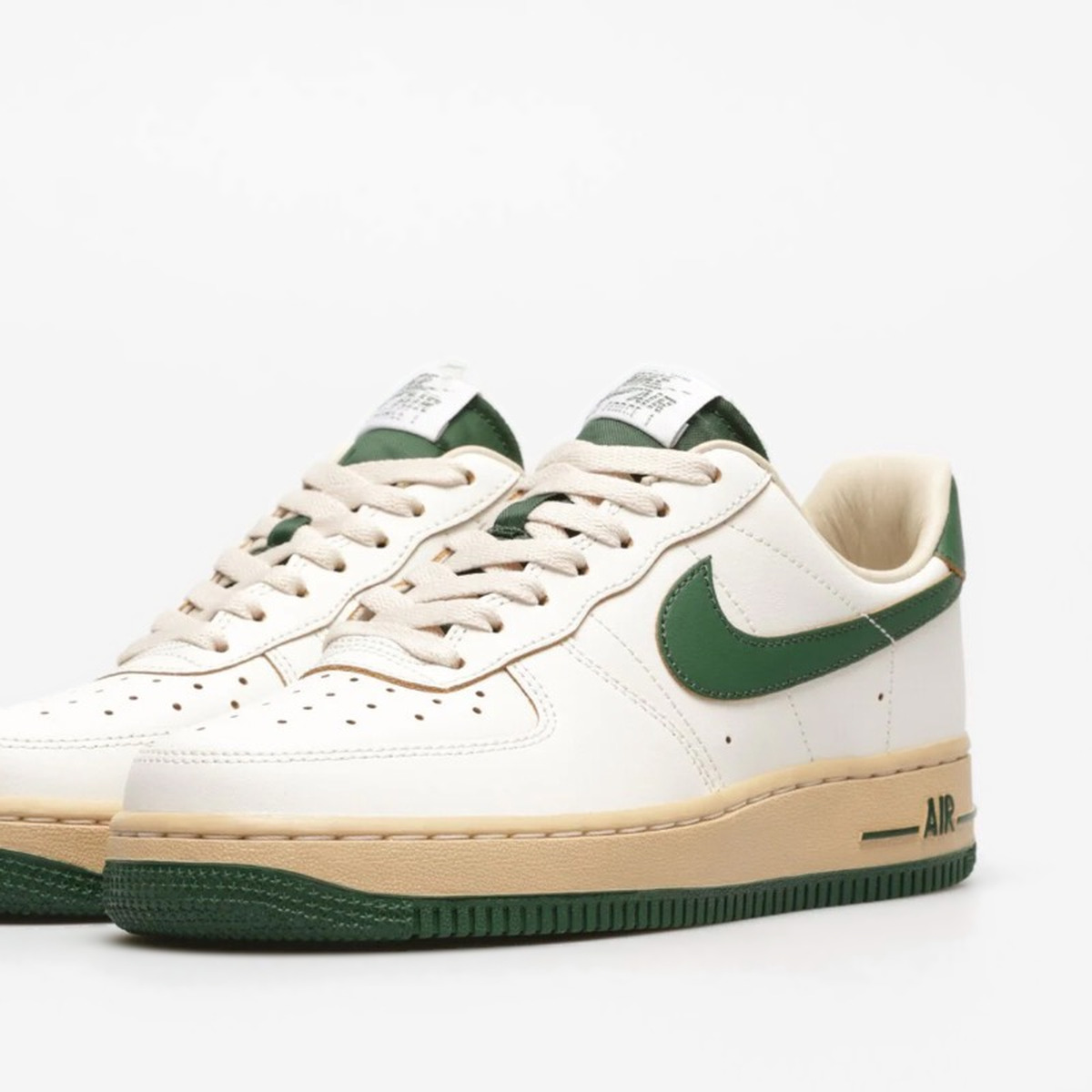Buty Nike Air Force 1 '07 LV8 Zielony, biały DZ4764-133