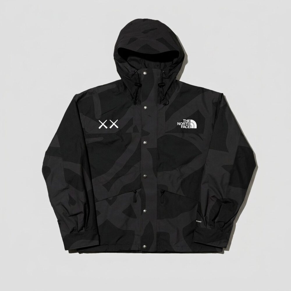 Kurtka unisex The North Face Mountain Jacket Retro 1986 x KAWS Black Camo czarna NF0A7WLW7H2